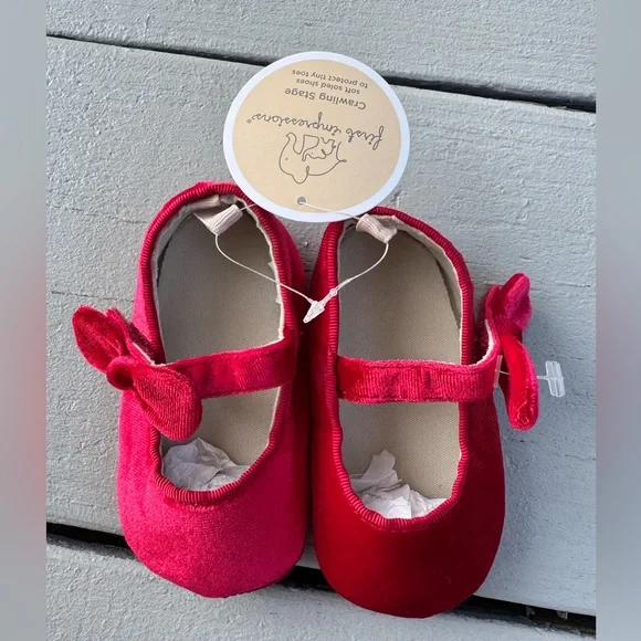 First Impressions Red Velvet Baby Shoes - Picture 4 of 13